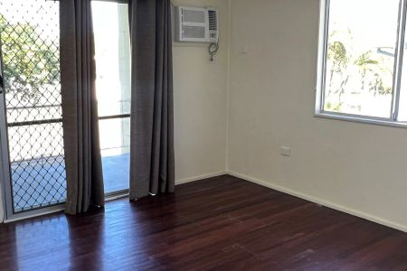 Comfort Meets Convenience - Photo 3