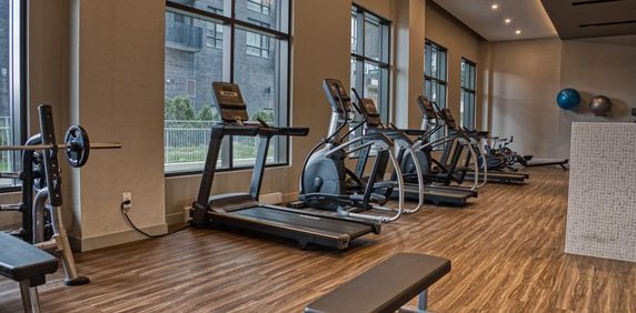 Promotions en cours | Condos Luxueux 3 1/2 à Louer | Ville Mont-Royal - Photo 2