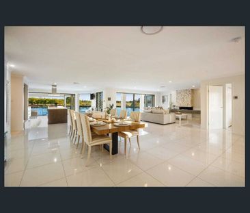 24 Saint Martin Place - Photo 3