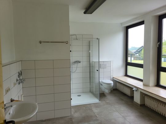 Helle 2 Zimmer Wohnung (Hochpaterre) zur Miete mit Balkon in ruhiger Wohngegend! - Foto 1