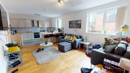 3 bedroom ground floor flat to rent - Photo 2