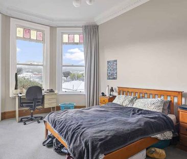Spacious Two-Bedroom Close to Wellington Hospital - Photo 2
