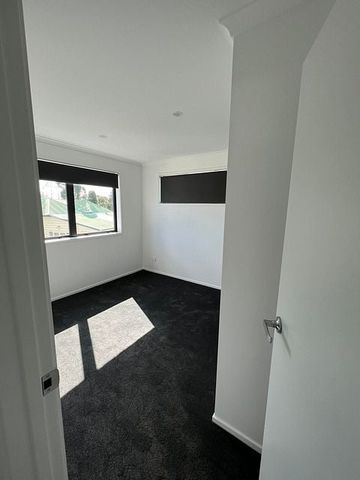 Near new family home - Available Soon! - Photo 4