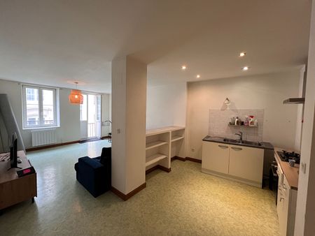 Location Appartement 3 pièces 70m² - Photo 2