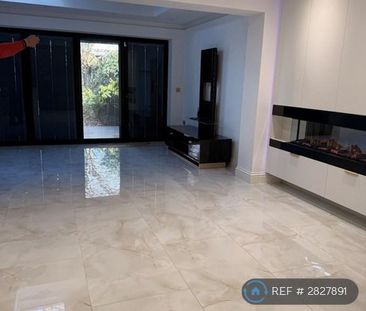 4 bedroom terraced house to rent - Photo 2