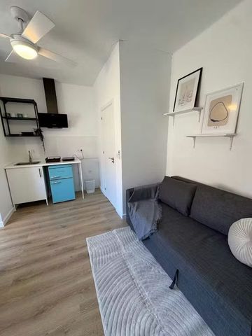 Carrer de la Indústria, Valencia, Valencian Community 46022 - Photo 3