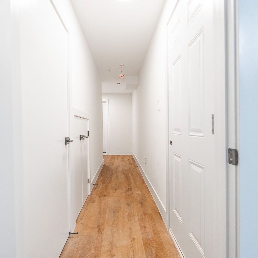 For Lease - 7 Earnscliffe Road Unit# 7, Toronto, Ontario - Photo 1