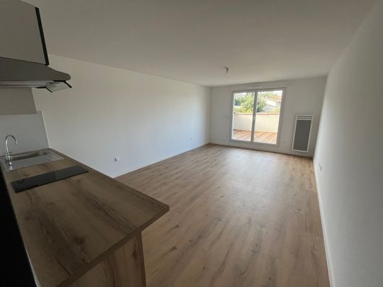 Location Appartement 1 pièce 39m² CASTELNAUDARY 11400 - Photo 1