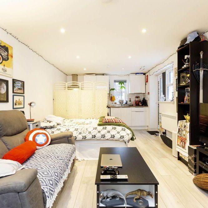 Studio to rent - Photo 1