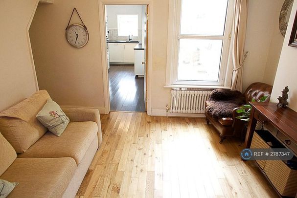 4 bedroom terraced house to rent - Photo 1