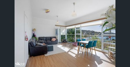 Renovated Family Home with Stunning Marina Views - Photo 2