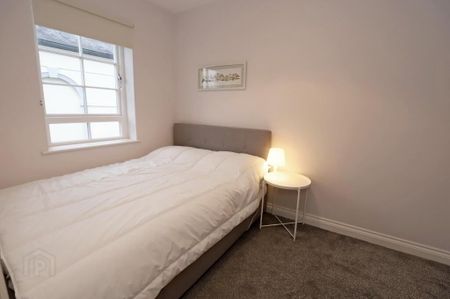 SHORT TERM LET, Meeting Street, Hillsborough, BT26 6GP - Photo 3