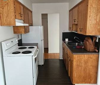 pet friendly, large one bedroom - Photo 2