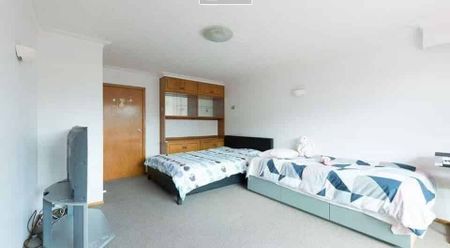 Upper riccarton sunny 2 bedroom house - Photo 3