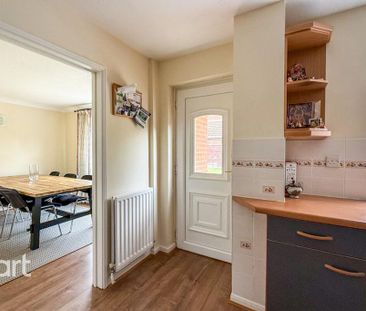 4 bedroom detached house to rent - Photo 6