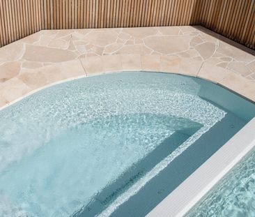 Exclusive Harbourside Setting with Spectacular Views - Photo 2