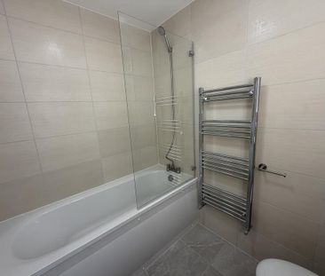 3 bedroom terraced house to rent - Photo 6