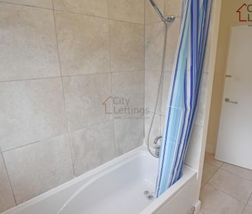 4 bedroom end of terrace house to rent - Photo 3