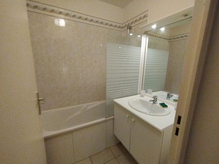 Appartement 2 pièces 45m2 MARSEILLE 14EME 773 euros - Photo 3