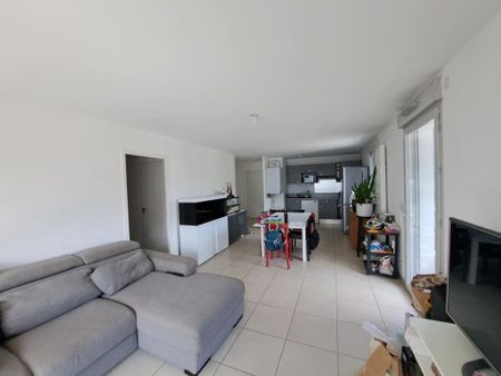 Location Appartement 3 pièces 65m² BONNEVILLE 74130 - Photo 2