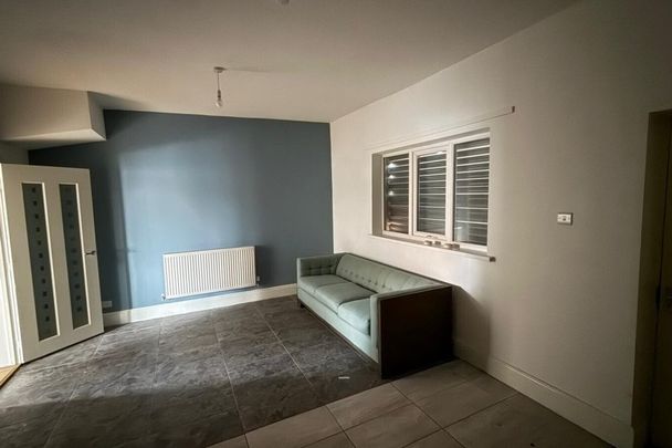 Beever Street - Photo 1