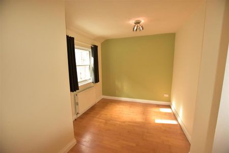2 bedroom maisonette to rent - Photo 2