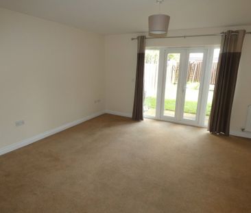 3 bed Detached - To Let - Photo 3