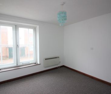 2 bed apartment to rent in High Street, Crediton, EX17 - Photo 5