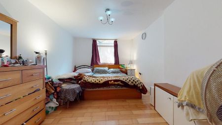 2 bedroom ground floor flat to rent - Photo 2