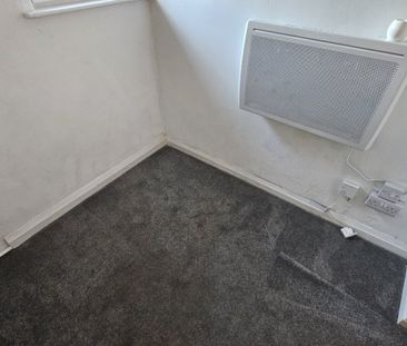 2 bed Apartment - To Let - Photo 2