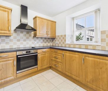 2 bedroom flat to rent - Photo 2