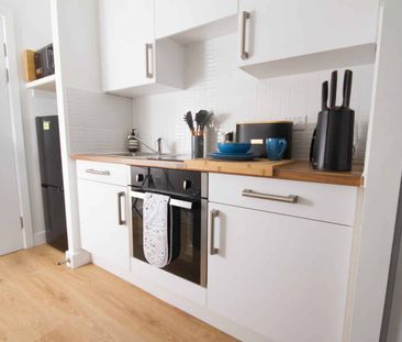 Penthouse Deluxe Studio - Photo 5