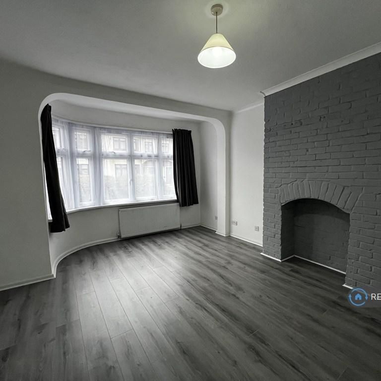 4 bedroom terraced house to rent - Photo 1