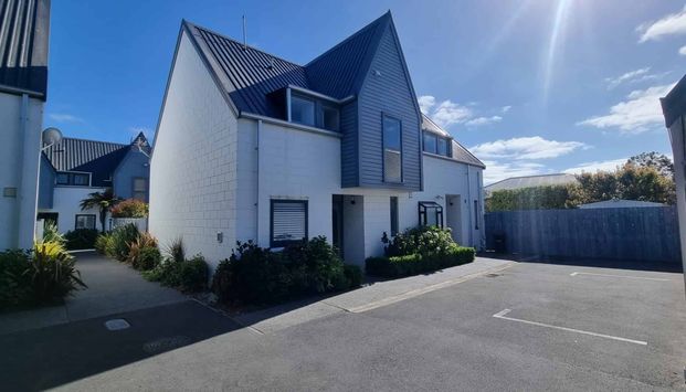 Townhouse In A Very Handy Location! - Photo 1