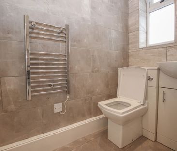 214 Wash Lane, Bury, Greater Manchester, BL9 7DR - Photo 3