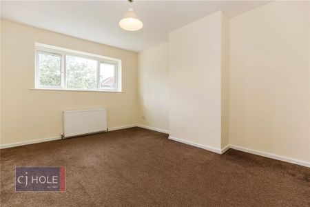 4 bedroom semi-detached house to rent - Photo 4