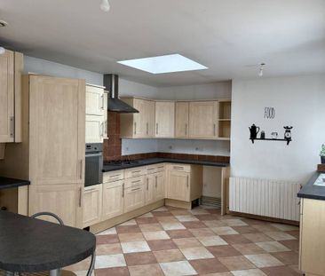 Maison à louer avec jolie terrasse à Fontaine-la-Mallet - Photo 2