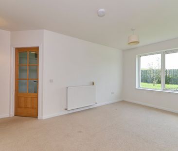 5 bedroom semi-detached house to rent - Photo 4
