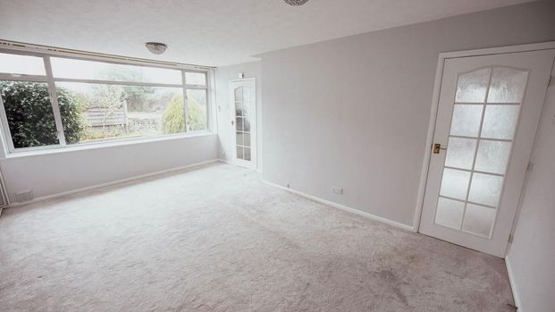 2 bedroom semi-detached bungalow to rent - Photo 1