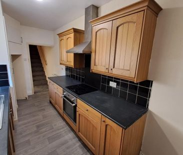 2 bedroom terraced house to rent - Photo 5