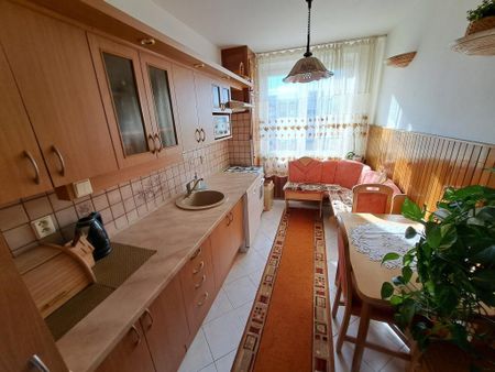 Pronájem bytu 3+1 73 m2 - Fotografie 2