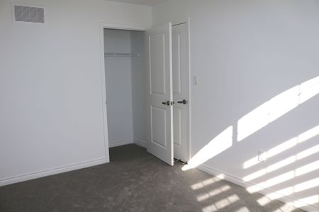 For Lease - 6 Vinewood Crescent, Barrie, Ontario - Photo 4