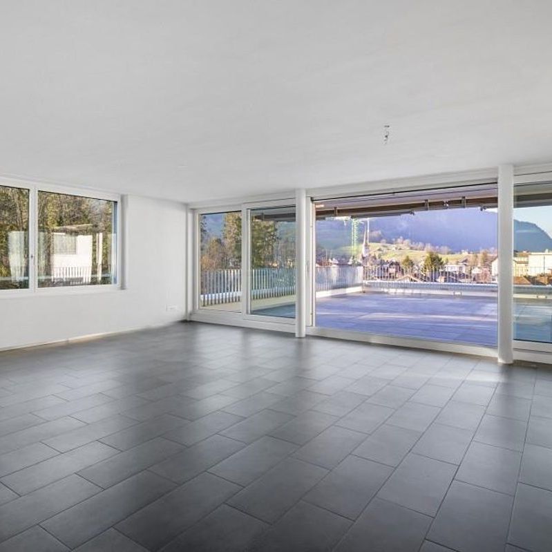 5.5-room penthouse apartment with spacious terrace - Photo 1