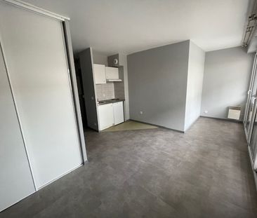 Location Appartement 1 pièce 22m² DEVILLE LES ROUEN 76250 - Photo 4