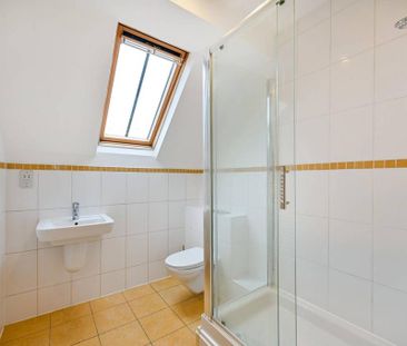 3 bedroom mews to rent - Photo 3