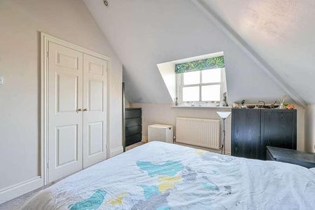 St Raphaels House, Ealing, W5 - Photo 2