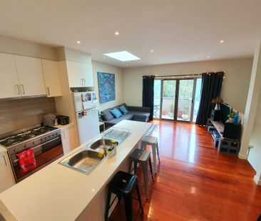 2/8 Chaleyer Street, Reservoir - Photo 5