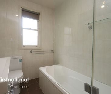 30 Strathallen Crescent, Goulburn - Photo 4