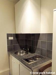 Logement à Paris, Location meublée - Photo 2