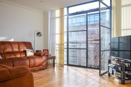 2 Bed Flat, Ferry Quays, TW8 - Photo 4